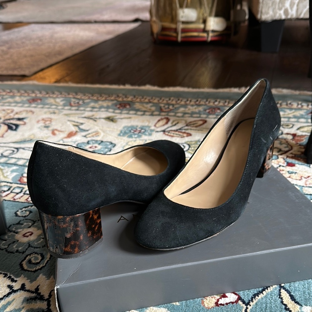 Ann Taylor, Black, Suede 9.5, Women's 1.5”Pumps with Tortoise Heel. Round Toe.